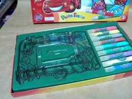 ZESTAW DO WYKONANIA RAMKI NA ZDJĘCIE FARBAMI WITRAŻOWYMI. WZÓR AUTKA.