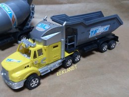 CIĘŻARÓWKA BUDOWLANA TIR ZE ŚWIATŁEM I DŹWIĘKIEM