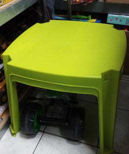 STOLICZEK PLASTIKOWY DLA DZIECKA. STOLIK ZIELONY.