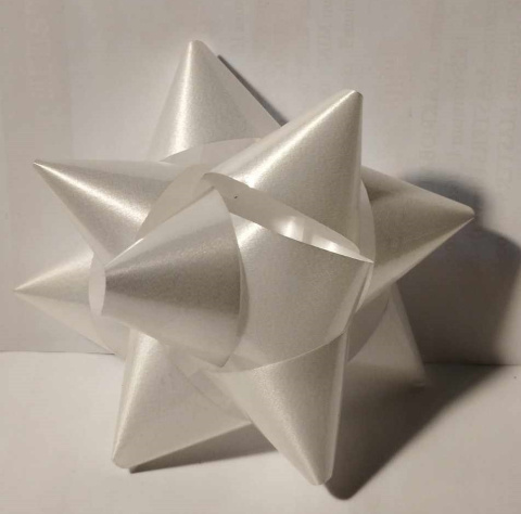 KOKARDA PREZENTOWA DO NAKLEJENIA NA PREZENT. METALICZNA ROZETA, ŚR. 10cm