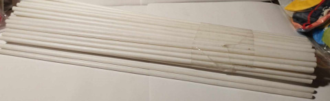 PLASTIKOWE PATYCZKI DO BALONÓW, DŁ. 35cm.