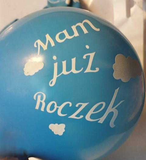 GUMOWY BALON "MAM JUŻ ROCZEK" NIEBIESKI - 7 szt