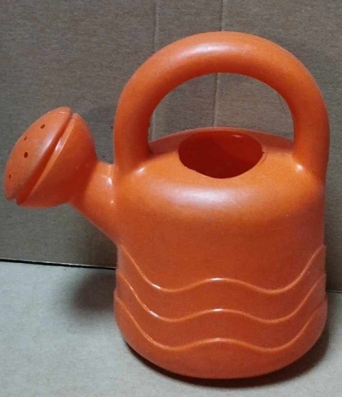 PLASTIKOWA KONEWKA Z FALKĄ