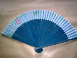 WACHLARZ DLA MŁODEJ DAMY ZE SKLEJKI I MATERIAŁU