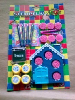 ZESTAW STEMPELKÓW Z TUSZEM I KREDKAMI
